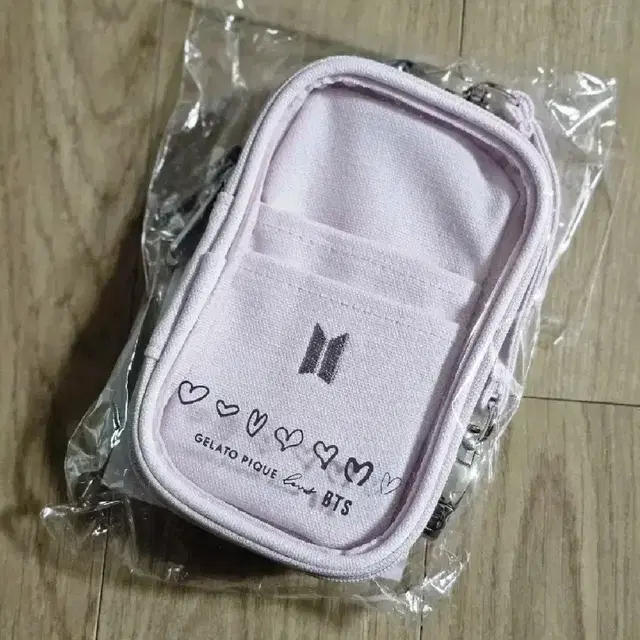 [미개봉]  BTS 일본 공식한정 굿즈 젤라토 피케 캐리파우치 양도