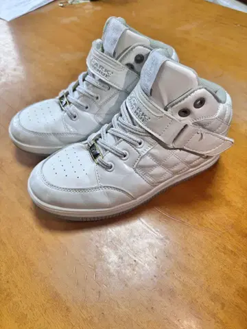 화이트 스니커즈 댄스 23cm