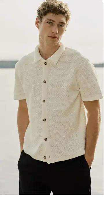 H&M 레귤러 핏 텍스처드 니트 셔츠