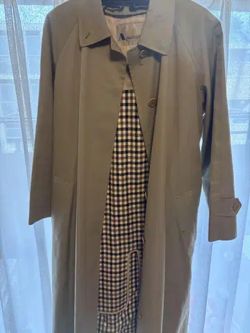 Aquascutum 베이지 트렌치코트 체크 안감