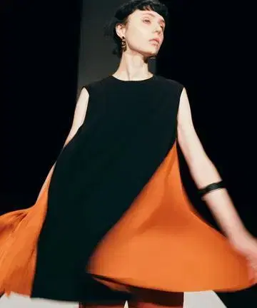 EZUMi 새상품 side pleats tops 사이드 플리츠 상의