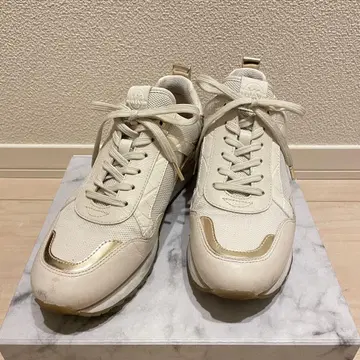 마이클코어스 베이지 스니커즈 사이즈 8 일본 사이즈 25cm