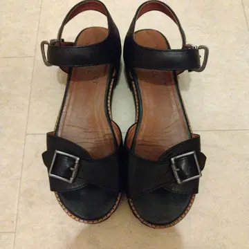 MARGARET HOWELL 블랙 샌들 23cm