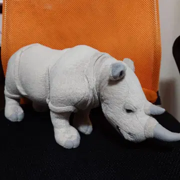 코뿔소 봉제 인형 전체 길이 약 40cm