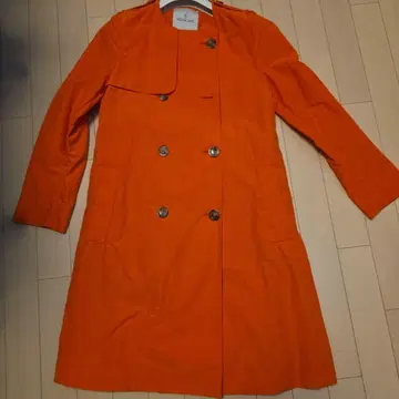 몽클레어 오렌지 트렌치코트