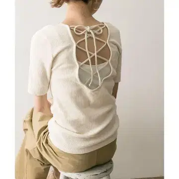 R JUBILEE 새상품 백 레이스업 T 탑 티셔츠