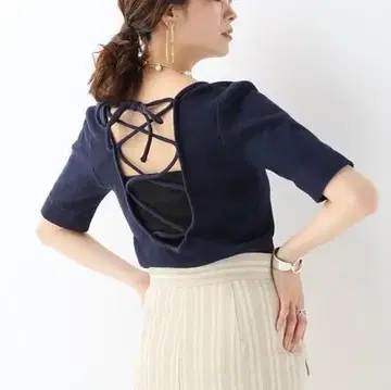 R JUBILEE 새상품 백 레이스업 티 탑 티셔츠