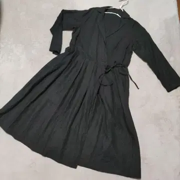 네스트로브 카슈쿨 린넨 원피스 블랙
