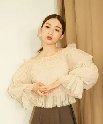 snidel 튤 크롭 블라우스