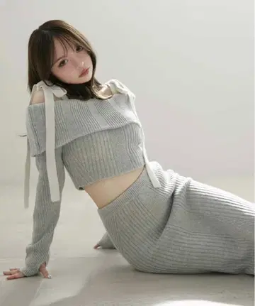 레이 리본 오프숄더 세트 업 앤 메리