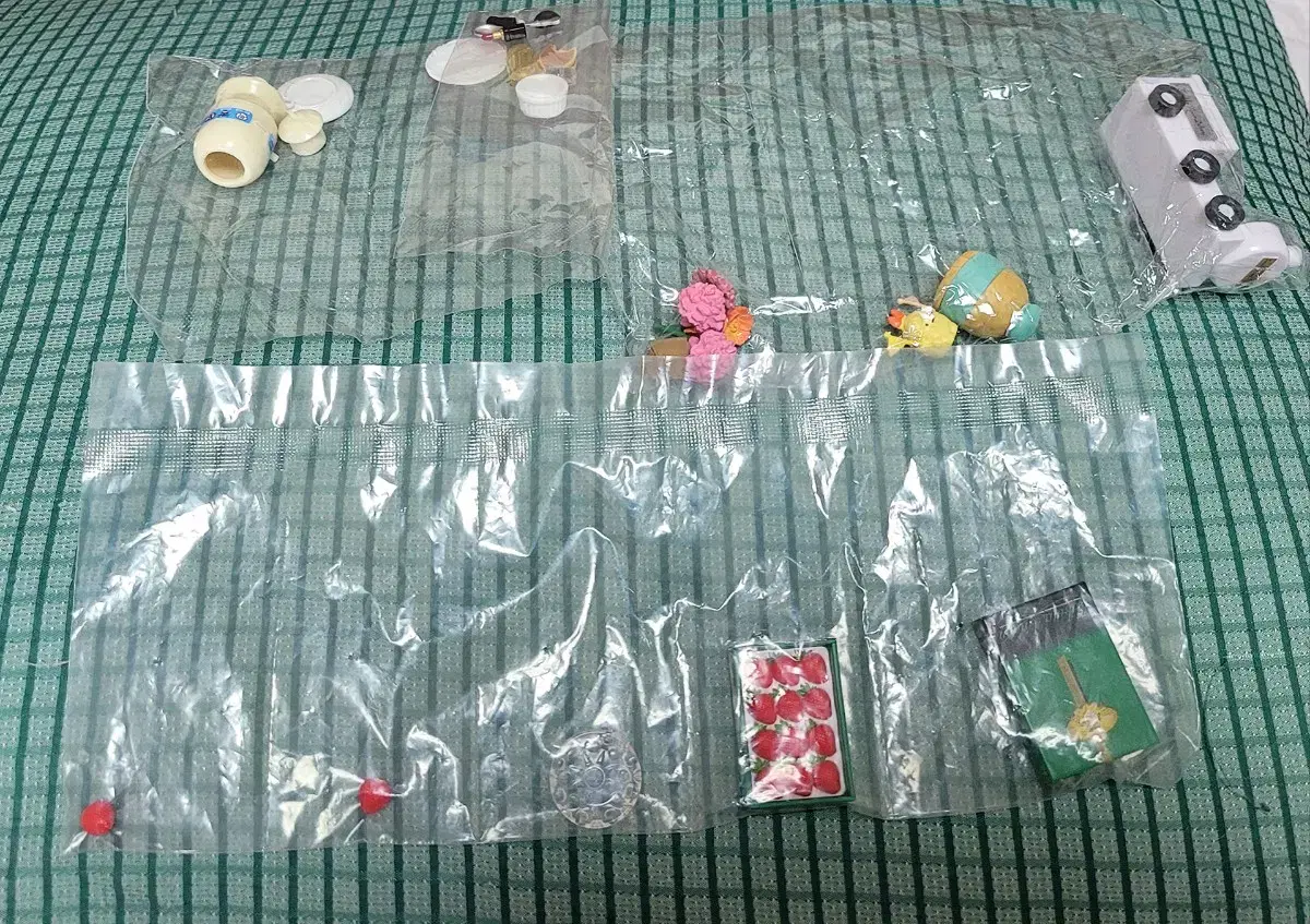 미개봉 가챠 3가지 일괄 팝니다.     리멘트