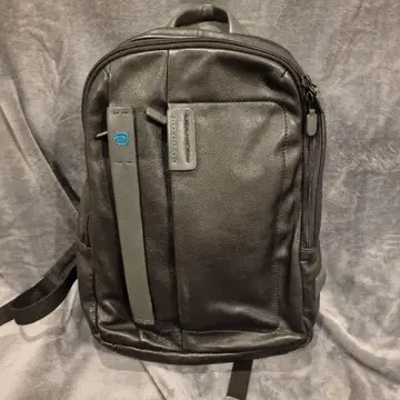 PIQUADRO 블랙 가죽 백팩