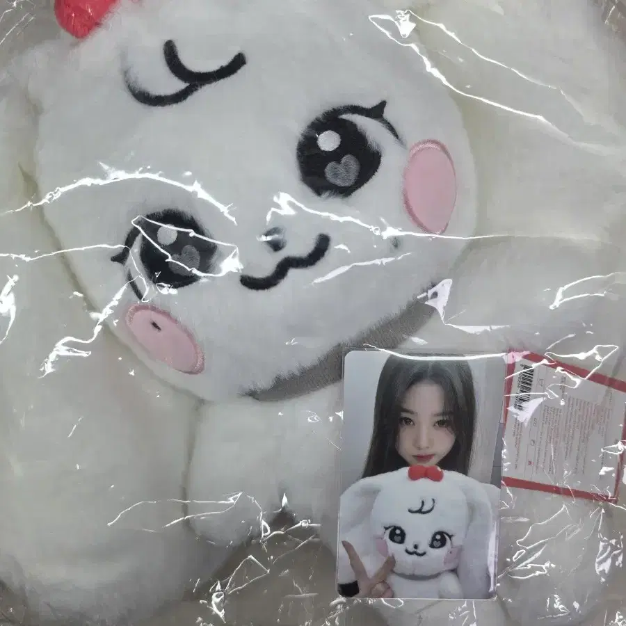 IVE ガウル ポップアップストアMINIVE FLUFFY PLUS 30渋谷 IVE | 아이브 WTS) Ive minive pop up 30cm fluffy cherry doll