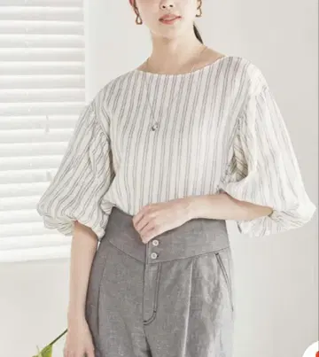 린넨 스트라이프 소매 볼륨 블라우스
