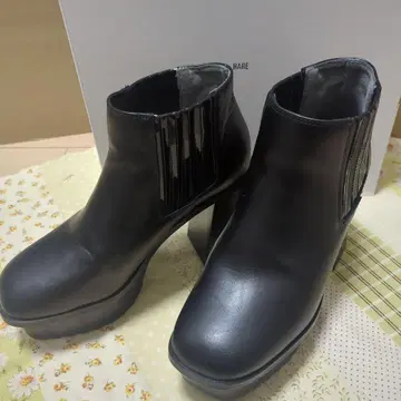 블랙 사이드 고어 부츠 하이 힐