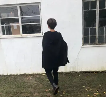 detente shuan  슈안  울 판초  블랙