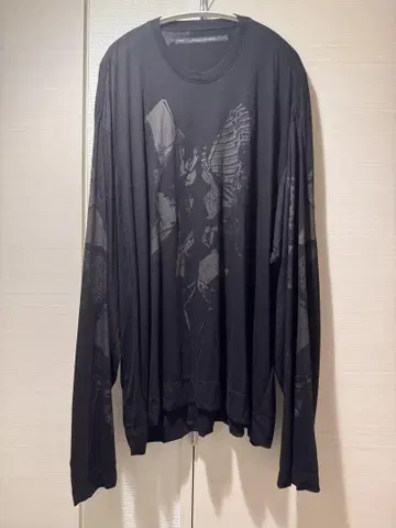 JULIUS 율리우스 23AW 그래픽 프린트 코튼 티셔츠