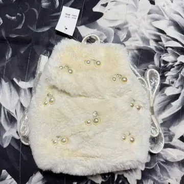 리나 츄르 퍼 비쥬 미니 백팩 화이트