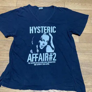 히스테릭 글래머 V넥 티셔츠 블랙 AFFAIR#2