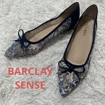 BARCLAY 꽃무늬 레이스 플랫 펌프스 24.5