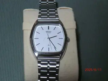 세이코 샤리오 실버 다이얼 QZ 6431-5100