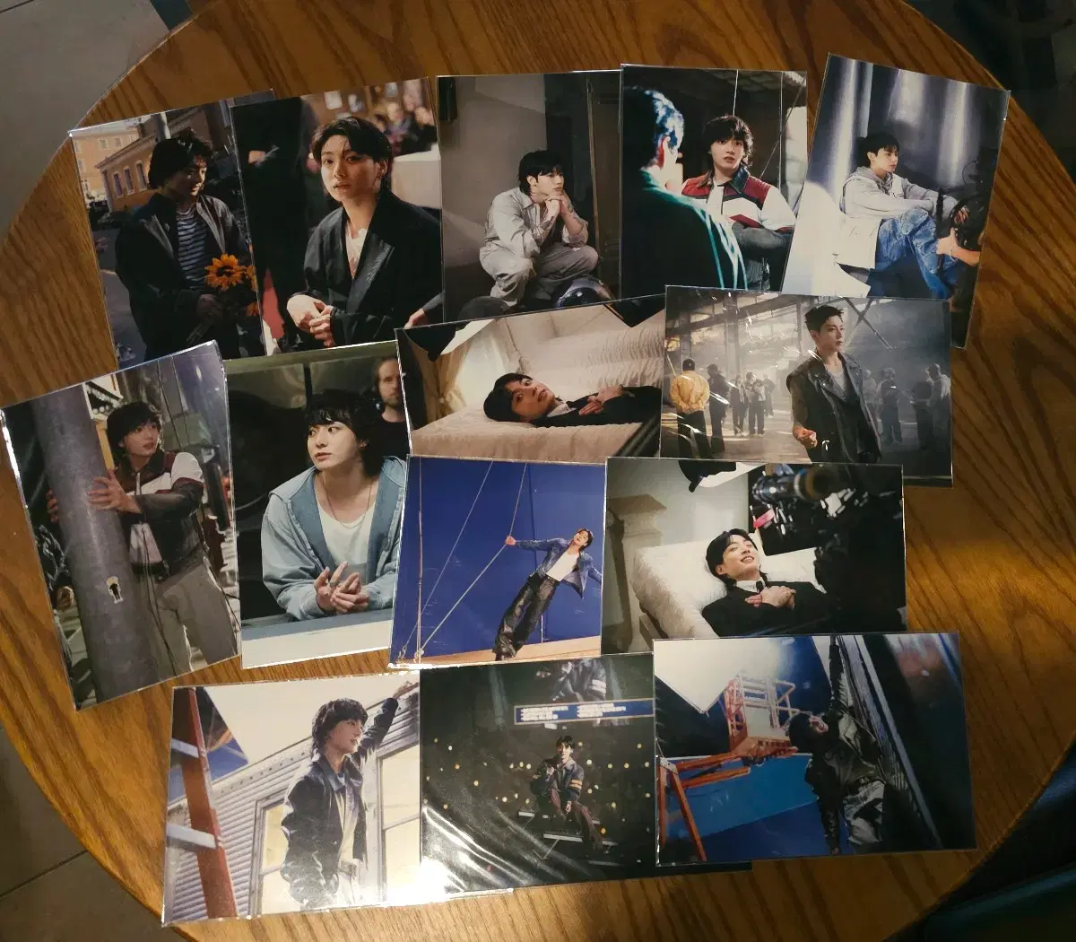 [Price lowered for today only] Jungkook GOLDEN Exhibition Printed Photos 14 Full Set