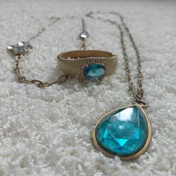 터콰이즈 목걸이와 뱅글 세트 3개