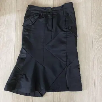 사카이 Hank Willis Thomas 스커트