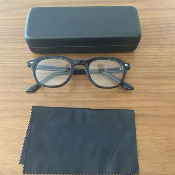 블랙 프레임 안경 CO10184