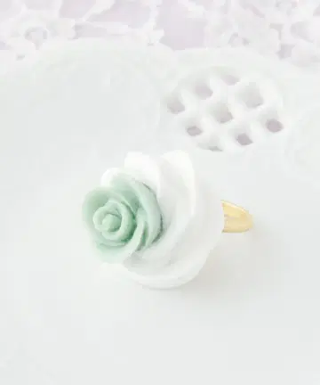 로즈 휘핑 크림 반지 민트 아오키 미사코 콜라보 Q-pot.