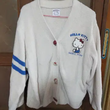 헬로키티 50주년 스나이델 홈 한정판 가디건