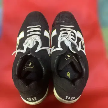 Under Armour 야구 신발 58 블랙/화이트