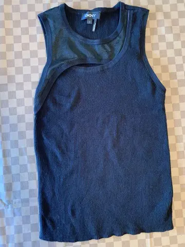 DKNY 블랙 슬리브리스 탑