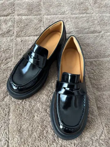 미사용 새상품 유니클로 C 네이비 느낌 터치 로퍼 24.5cm