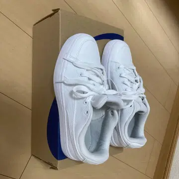 푸마 스니커즈