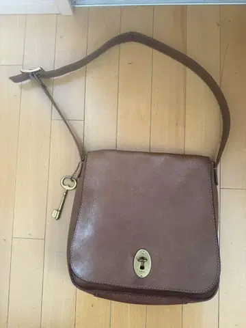 FOSSIL 가죽 숄더 백