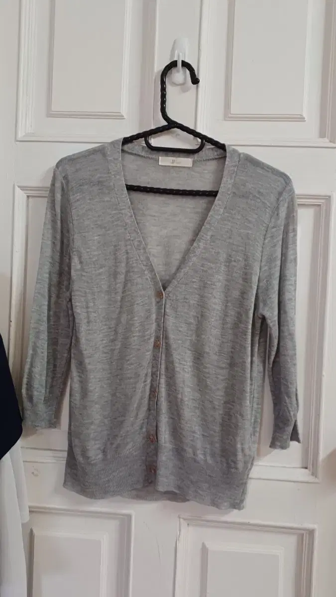 JJ Jigott Thin Short Knit Cardigan