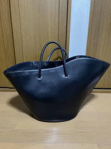 Little Liffner Tulip Tote L 리틀 리프너