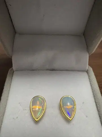 오팔 스톤 페어 쉐이프 귀걸이