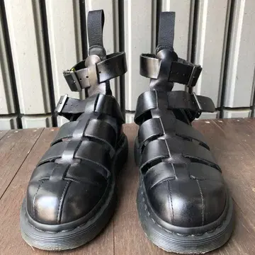 Dr. Martens 닥터마틴 제럴드 샌들 GERALDO