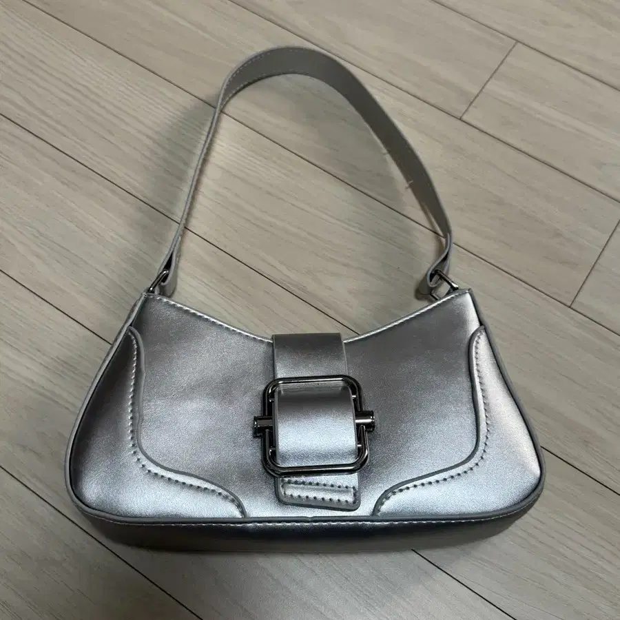 トートバッグ ROCKCAKE Square Logo Mini Bag Silver RC24BAG00500 Rockcake Square Logo Mini Bag Shoulder Bag Silver #락케이크