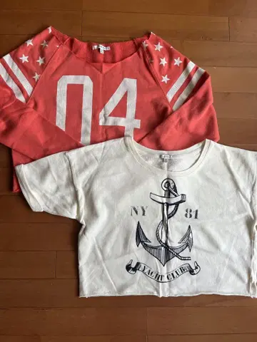 H&M 빨간색 별 패턴 04 디자인 크롭 트레이닝복 2장 세트