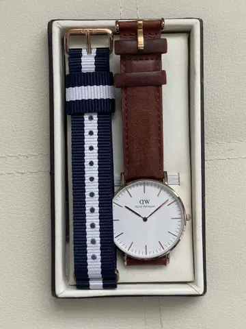 새상품급 Daniel Wellington 손목시계 교체용 벨트 포함