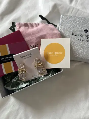 kate spade 귀걸이 [파베 선물] 한정판 박스 포함