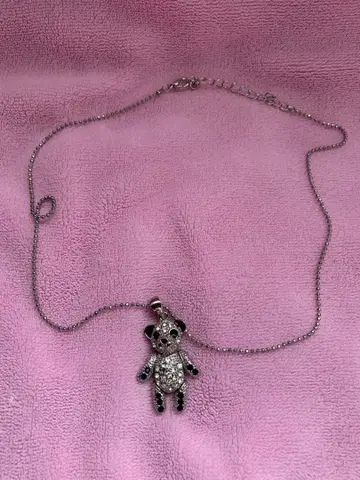 곰 모양의 스톤 장식 목걸이