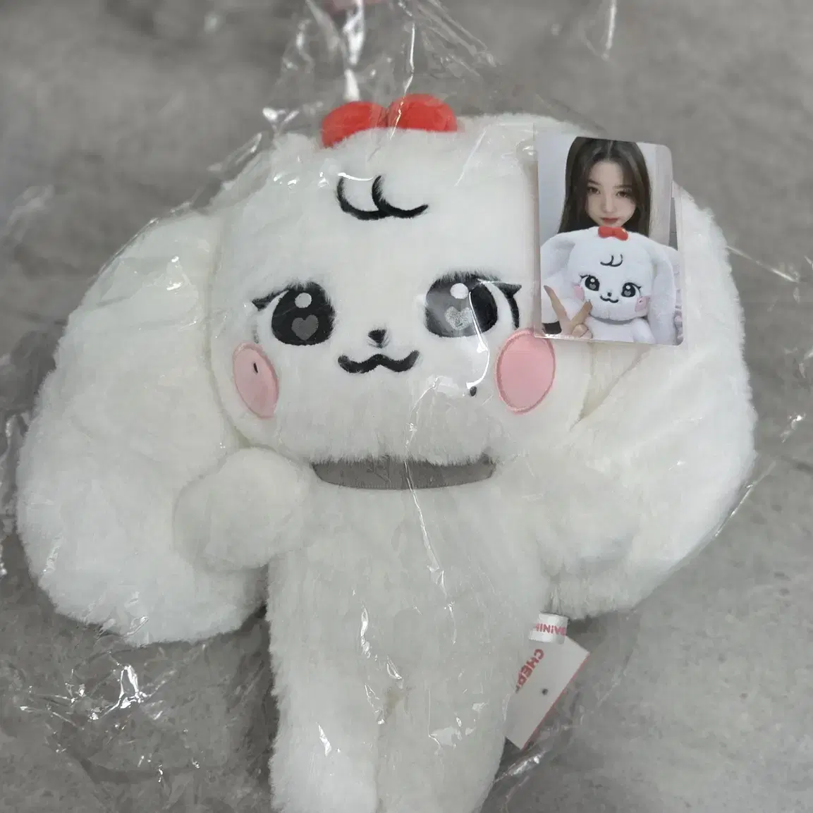 アイドル IVE MINIVE FLUFFY PLUSH 30cm ver CHERRY IVE MINIVE FLUFFY PLUSH 30cm ver CHERRY - メルカリ