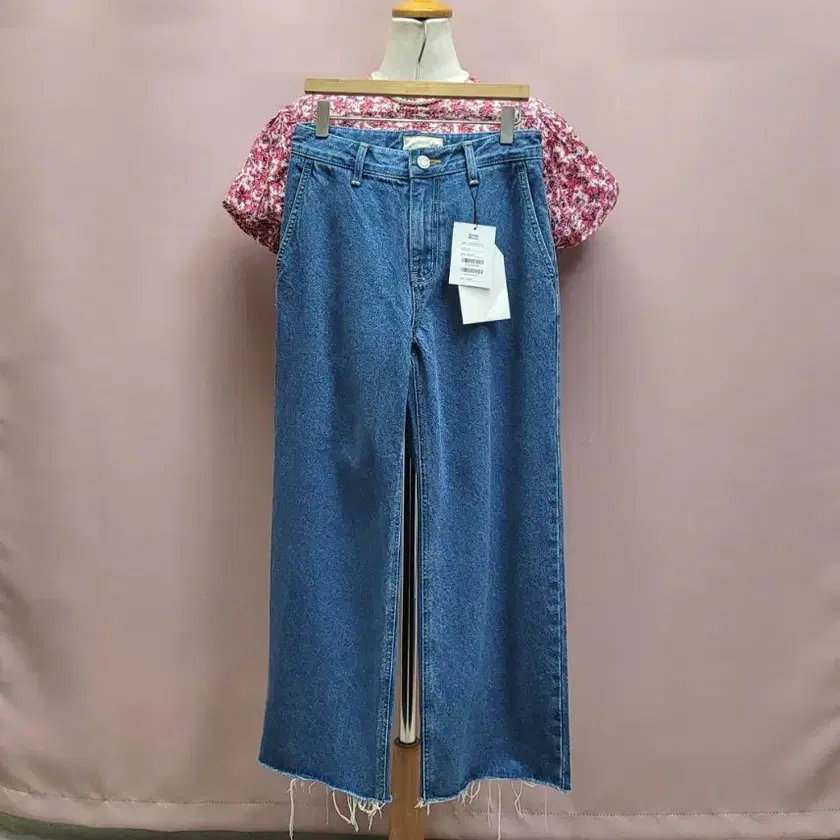 New product) Maison Marais Cutie Embroidery Denim Pants Jeans on
