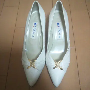 Diana 화이트 스틸레토 펌프스 23.5cm
