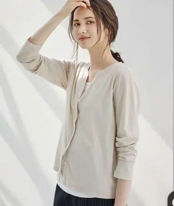 SLOW 베이지 긴팔 가디건