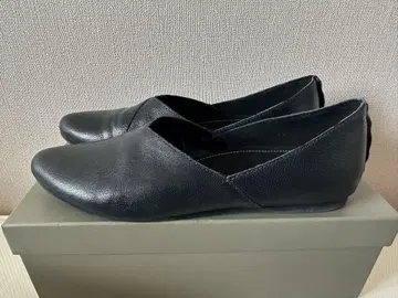 yuko imanishi+ 플랫 슈즈 V 컷